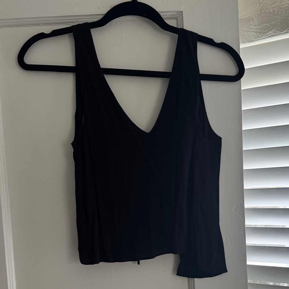 Wilfred v-neck / open tie back Black Tank Top